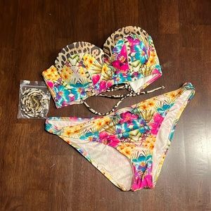 Victoria’s Secret bikini